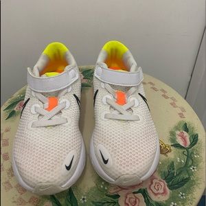 NWOT-Nike Renew Running Shoe for kids